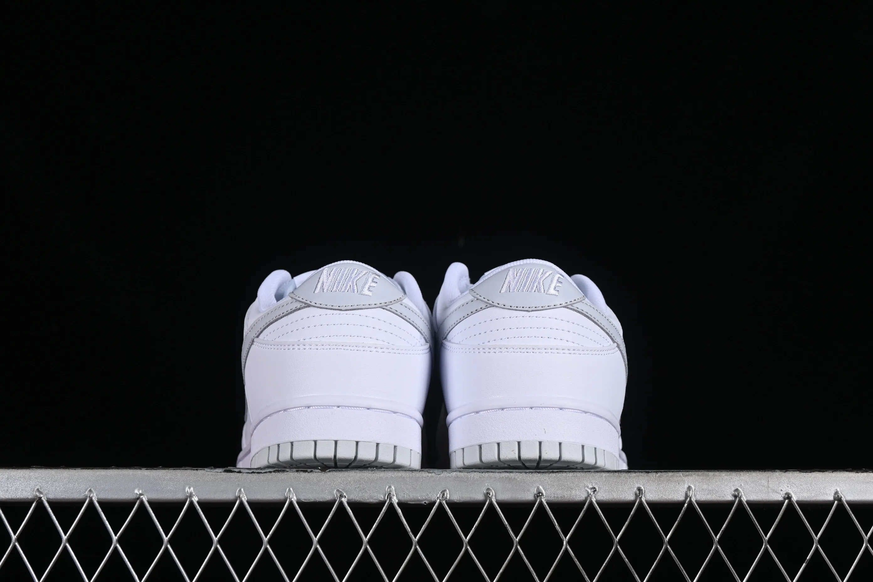 All Categories Nk SB Dunk Series Nk SB Dunk Low Low-top sneakers Nk SB Dunk Low All-white color Low-top casual sports skateboard shoes DV0831-101